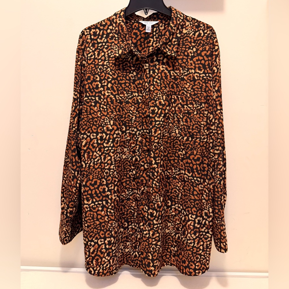 Nine West 4X leopard print long sleeve button down shirt